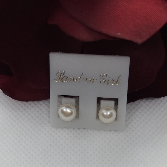 White Pearl Stud Earrings Landan Girl Real Pearl Stud Earrings - Picture 3 of 11